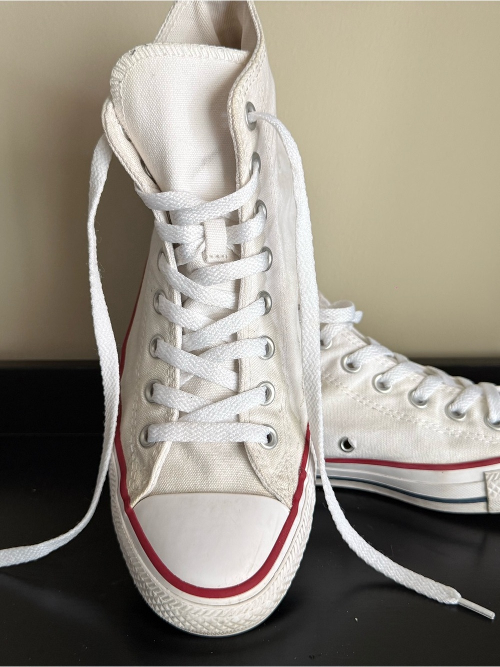 White Converse Chuck Taylor All Star High Top Sneakers Men’s 8 Women’s 10